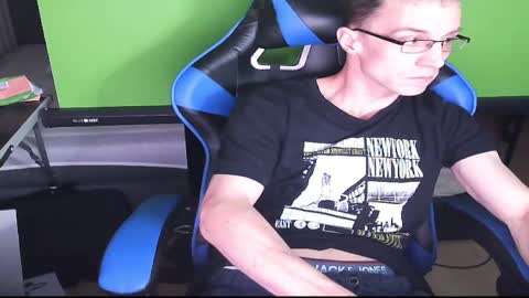 hotsummerboy89 online show from January 22, 6:31 pm