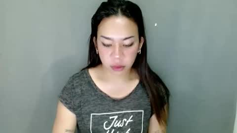 jelaigrande  online show from December 3, 7:05 am