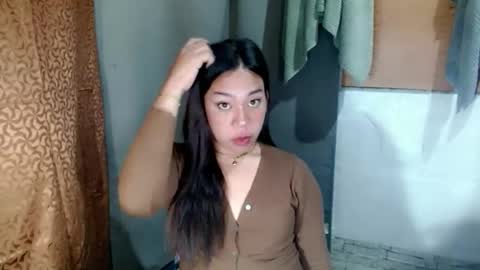 jelaigrande  online show from March 19, 8:13 pm