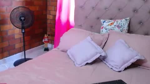 victorya karolyna online show from November 25, 7:36 pm