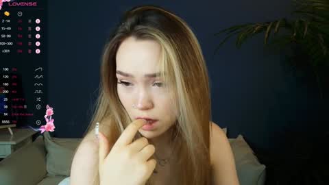 Snapshot of hottease_pvt chatting on December 6, 8:26 am hello Im Eva online show from December 6, 8:26 am