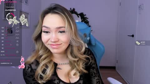 Snapshot of hottease_pvt chatting on December 14, 11:18 am hello Im Eva online show from December 14, 11:18 am