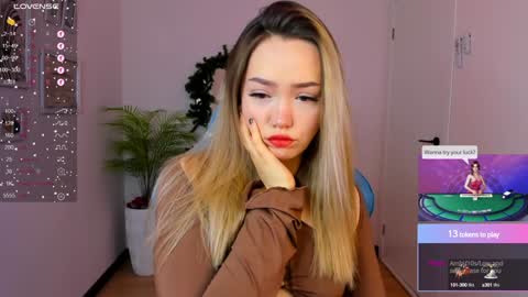 Snapshot of hottease_pvt chatting on December 29, 2:06 am hello Im Eva online show from December 29, 2:06 am