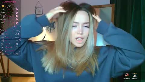 Snapshot of hottease_pvt chatting on January 3, 8:32 am hello Im Eva online show from January 3, 8:32 am