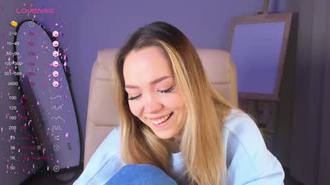 Snapshot of hottease_pvt chatting on January 14, 5:30 am hello Im Eva online show from January 14, 5:30 am