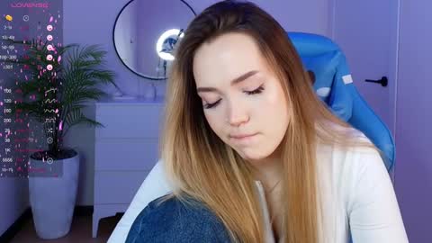 Snapshot of hottease_pvt chatting on January 26, 10:45 am hello Im Eva online show from January 26, 10:45 am