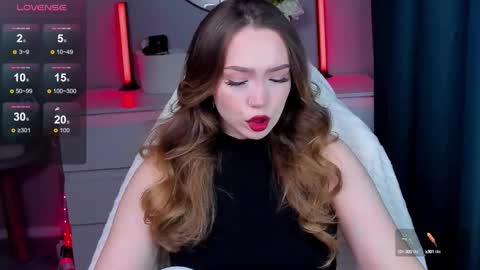 Snapshot of hottease_pvt chatting on October 7, 12:02 pm hello Im Eva online show from October 7, 12:02 pm