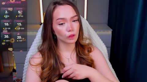 hello Im Eva online show from March 8, 4:00 pm