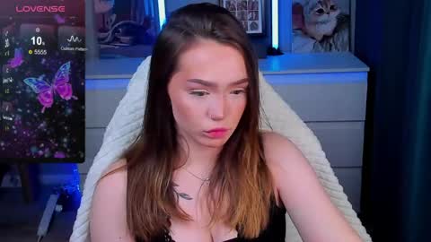 hello Im Eva online show from April 26, 9:07 am