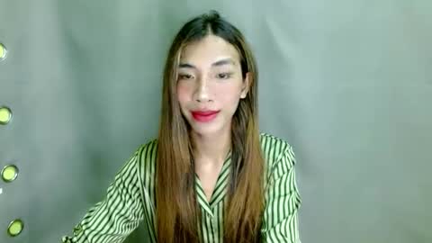 Snapshot of hottest_skinnygirl26 chatting on January 11, 9:14 am kitty online show from January 11, 9:14 am