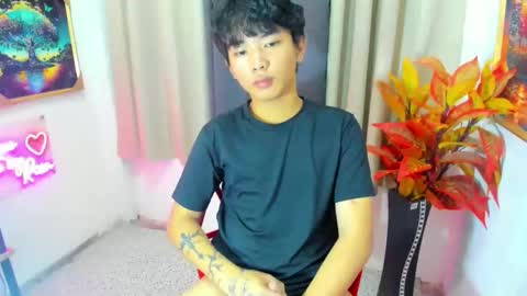 hottestloues online show from March 27, 2:17 am