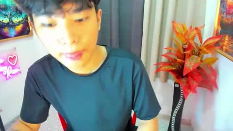 hottestloues online show from April 6, 4:46 am