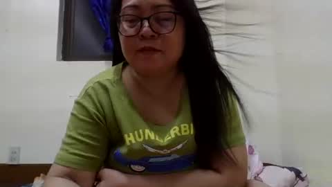 Snapshot of hottie_amanda69 chatting on April 15, 2:24 pm hottie_amanda69 online show from April 15, 2:24 pm