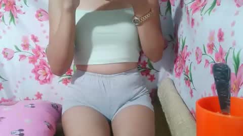 hottie_horny_exoticpussyx online show from September 16, 11:17 pm