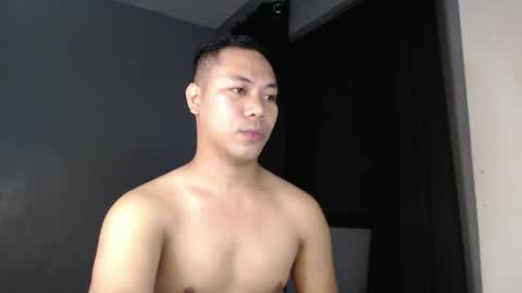 hottie_kyle69 online show from May 9, 12:21 pm