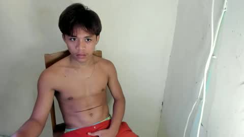 hottie_migs online show from April 15, 8:42 pm