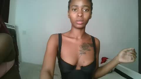 hottie_mistie online show from May 28, 10:18 pm