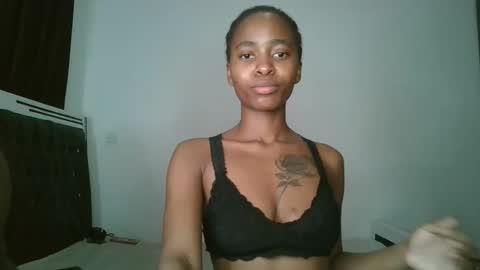 Snapshot of hottie_mistie chatting on May 31, 6:20 pm hottie_mistie online show from May 31, 6:20 pm