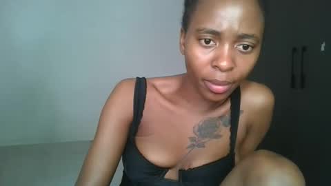 Snapshot of hottie_mistie chatting on June 11, 6:00 am hottie_mistie online show from June 11, 6:00 am