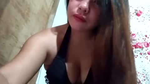 Snapshot of hottie_mommax chatting on July 10, 3:36 pm Angel online show from July 10, 3:36 pm
