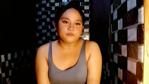Snapshot of hottie_uzeah21 chatting on May 31, 6:31 am hottie_uzeah21 online show from May 31, 6:31 am