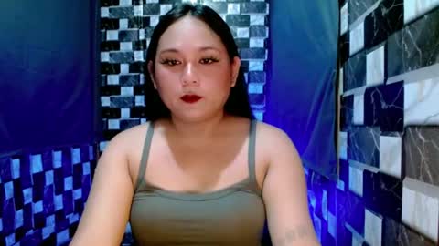 hottie_uzeah21 online show from June 15, 9:33 am