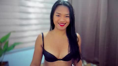 Maxine online show from September 18, 12:40 pm