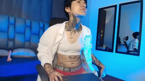 Juls online show from April 29, 7:20 pm