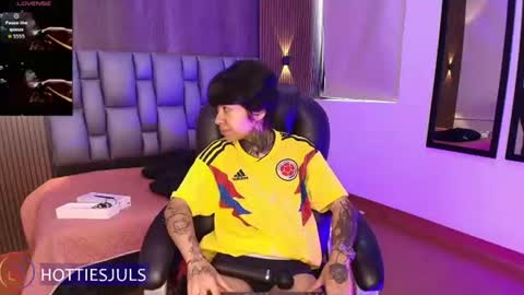 Juls online show from June 21, 6:32 pm