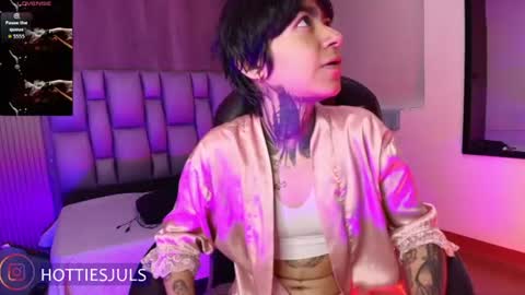 Juls online show from June 26, 4:11 pm