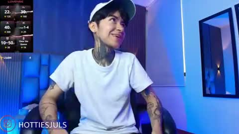 Juls online show from July 28, 7:39 pm