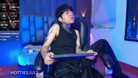 Juls online show from July 28, 8:52 pm