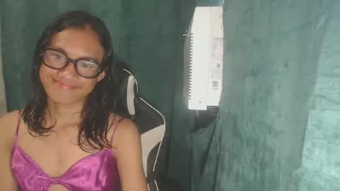 hottiest_luna online show from May 12, 1:47 am