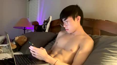 Snapshot of hottiewithabody101 chatting on March 2, 1:40 pm hottiewithabody101 online show from March 2, 1:40 pm