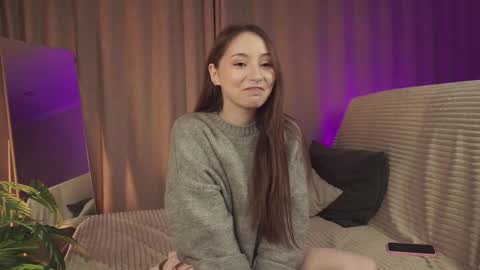 hottpeachh online show from October 5, 4:05 pm