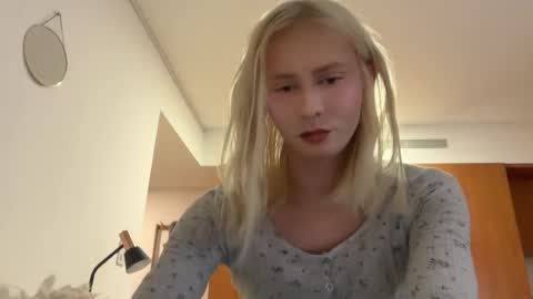 HotTransGirlie online show from June 29, 4:08 am