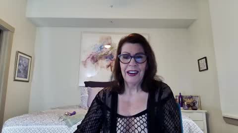 Maggie online show from January 16, 1:16 am