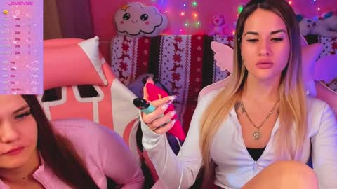 Ivanna and Jessica online show from December 30, 1:03 pm