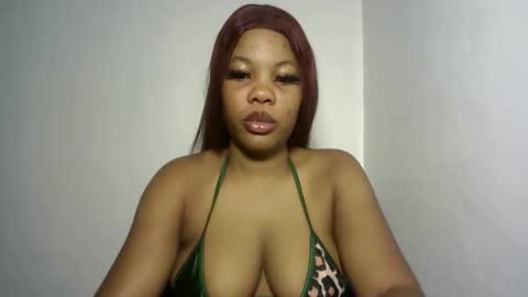 hotty_lora889 online show from October 26, 7:42 pm