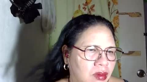 hottycrissy4u online show from May 10, 3:06 pm