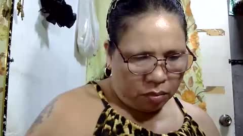 hottycrissy4u online show from June 4, 6:41 am