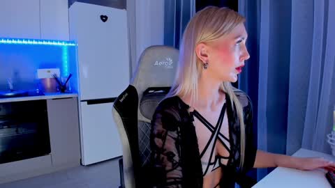 Susan online show from February 1, 10:34 pm