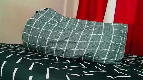 Snapshot of hotzeadyy02 chatting on October 4, 3:26 am zeady online show from October 4, 3:26 am