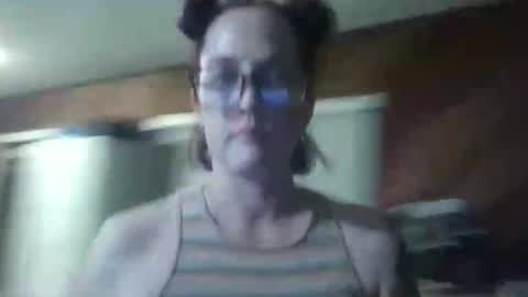Snapshot of howdoyoulikeit87 chatting on May 26, 2:51 am howdoyoulikeit87 online show from May 26, 2:51 am