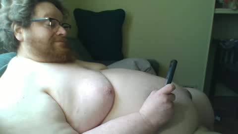 Snapshot of hrpudgenstuff chatting on March 2, 2:10 pm hrpudgenstuff online show from March 2, 2:10 pm