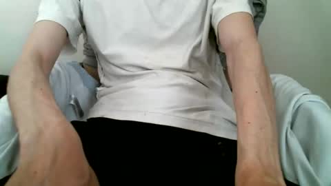 Snapshot of hug_me chatting on September 13, 2:50 pm Keanu online show from September 13, 2:50 pm