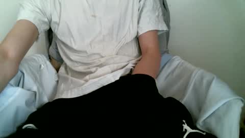 Snapshot of hug_me chatting on November 4, 1:54 pm Keanu online show from November 4, 1:54 pm