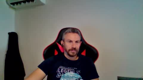 Snapshot of huge__cumshot chatting on September 24, 1:25 pm huge__cumshot online show from September 24, 1:25 pm