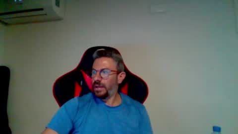 Snapshot of huge__cumshot chatting on June 12, 4:39 pm huge__cumshot online show from June 12, 4:39 pm