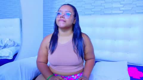 hugeass_princess online show from July 17, 1:51 pm
